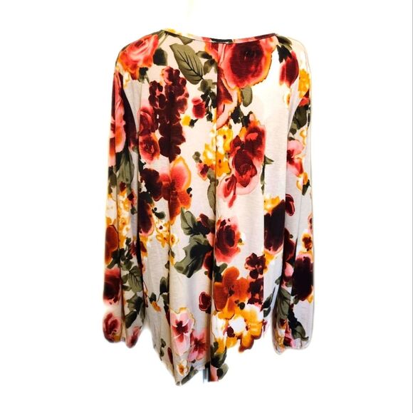 Sew In Love, Made in USA, v-neck, beautiful floral pattern blouse, XL - Picture 2 of 7